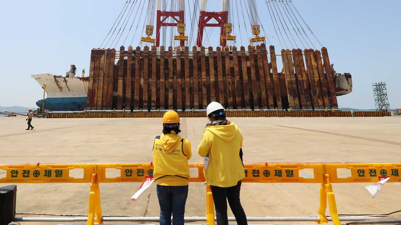 기사 대표 이미지:미수습자 5명 가족 품으로 돌아올까…8월까지 마지막 수색
