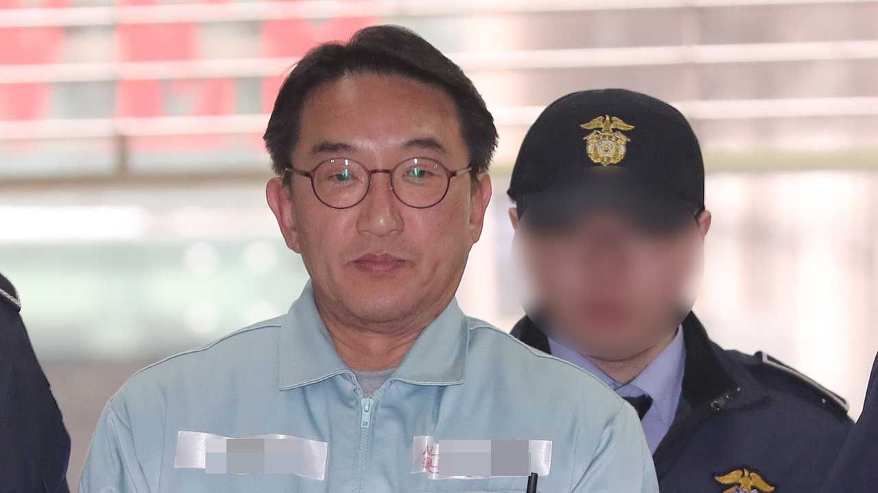 현기환 "박 전 대통령에 총선여론조사 결과 보고 안 해"