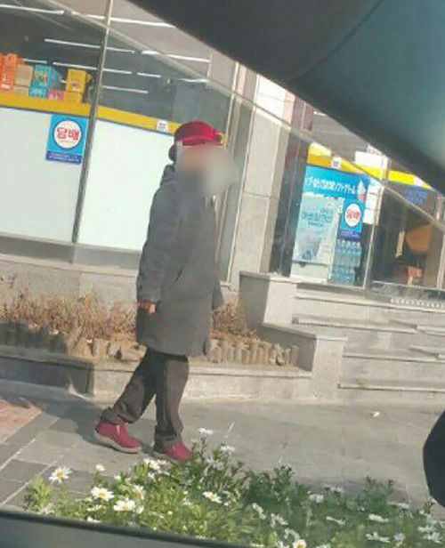 잃어버린 할머니를 찾을 수 있었던 결정적인 단서 '빨간 모자'
