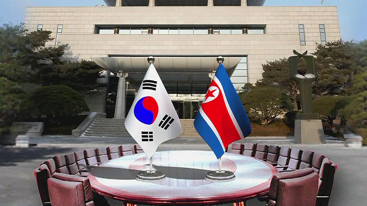 기사 대표 이미지:靑 "남북 정상 핫라인 통화 아직 계획 없어"