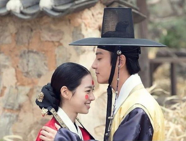 Yoon Si Yoon, Jin Se Yun