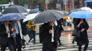 [취재파일] 벌써 장마?…비구름 막아선 고기압이 원인