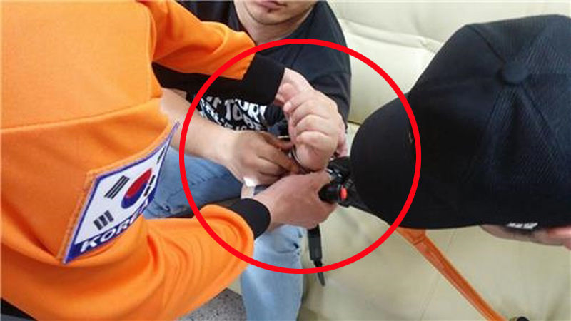 기사 대표 이미지:피의자에 채운 수갑 고장…강력반 형사들, 119에 신고