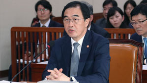 조명균 "탈북 여종업원, 자유의사로 한국에 와서 생활"