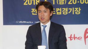 홍명보 "러시아 월드컵 출전 후배들, 자신감 가졌으면"