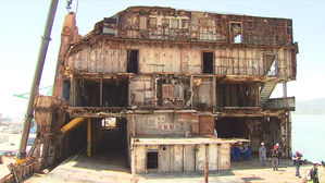 유류품 속속 발견…미수습자 5명 수색 7월 초 재개