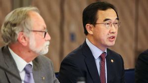 조명균 "최근 상황, 정상들의 북미회담 강력 의지 확인 계기"