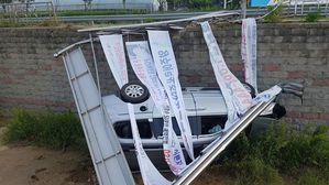 경기 양주시 SUV 차량 전복…"운전자 생명에 지장 없어"