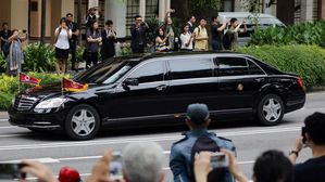 트럼프 출발 10분 뒤 김정은도 회담장으로