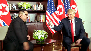 [영상] "극단적 적대관계 끝장내고 새 미래를&hellip;" 조선중앙TV, 북미 정상회담 보도