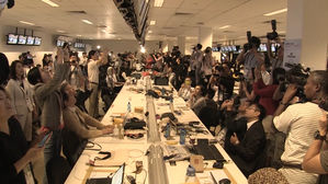 [영상] 북미 정상 세기의 만남 순간 '우와'&hellip;전세계 기자들의 뜨거운 현장 반응