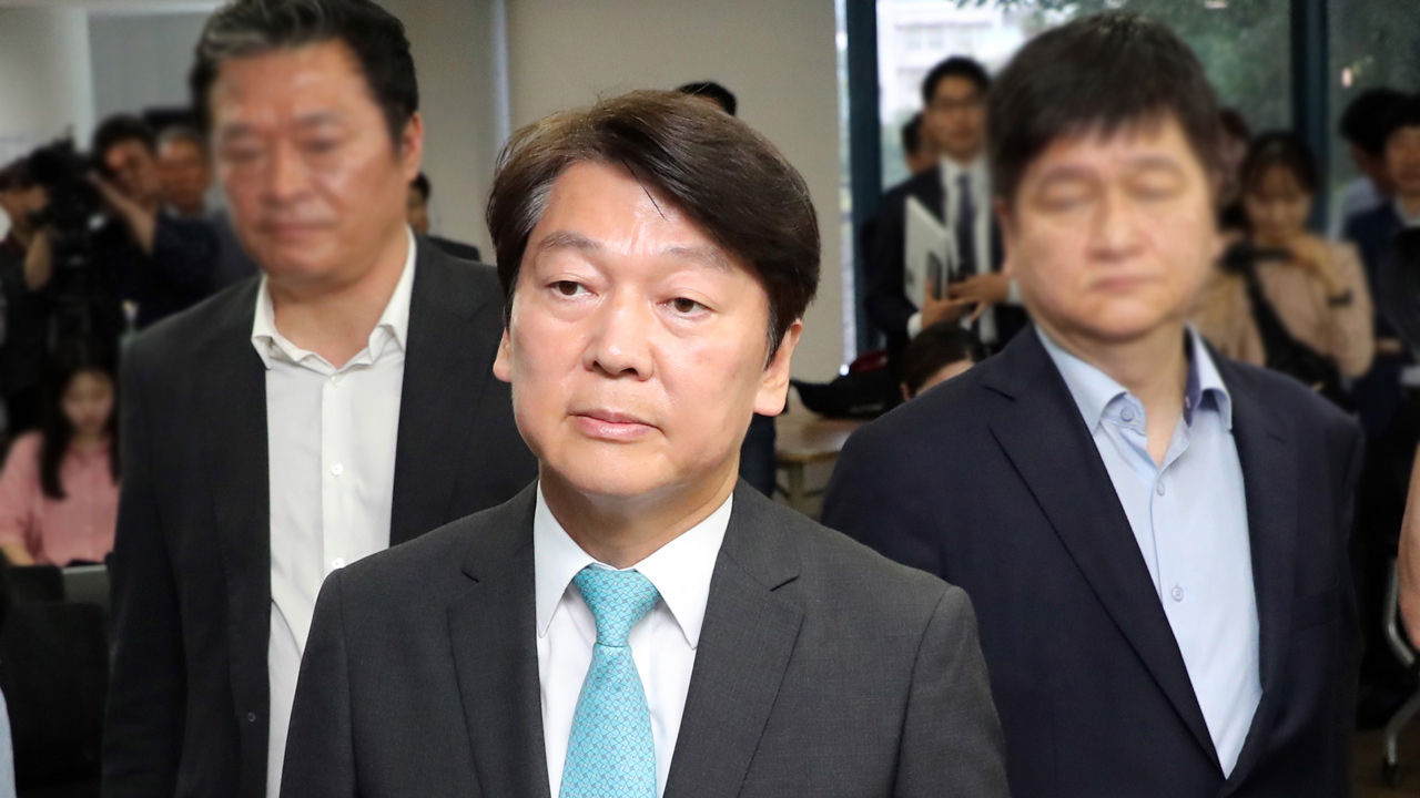 기사 대표 이미지:안철수 "부덕의 소치…당분간 성찰의 시간"