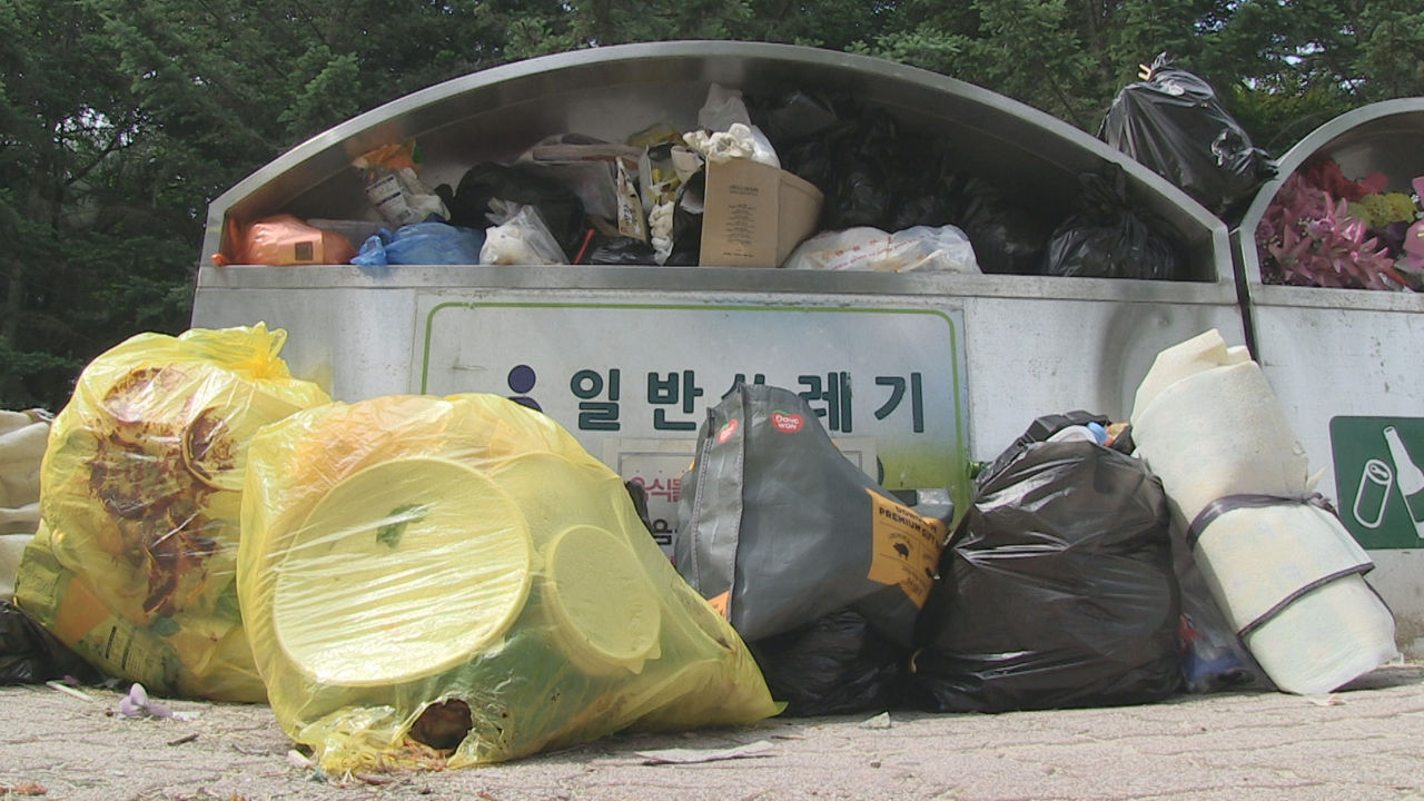 [취재파일] 현충원 어지럽힌 쓰레기…호국보훈의 달 민망