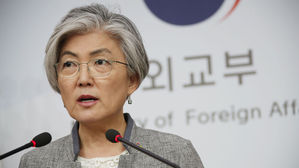 강경화 "폼페이오, 北과 조기 대좌 계획"…"종전선언 유연 대처"