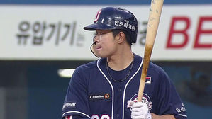두산 김재환 시즌 26호 홈런…최정 밀어내고 단독 선두