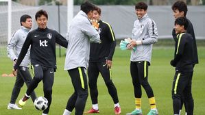 [영상] 웃음 잃지 않는 대표팀 회복훈련 공개 "주장 기성용 없이 독일전 치른다"