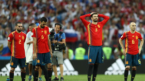 징크스에 침몰한 '무적함대'…개최국 상대 4전 전패