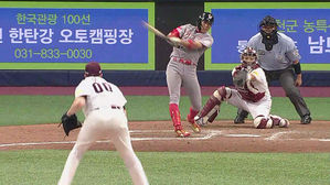 '연타석 대포' 최정, 홈런 선두 탈환…SK 4연승 질주