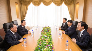 조명균, "北 김영철, 내일 폼페이오 만나 잘 협의한다고 해"