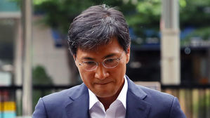 [풀영상] 안희정 두 번째 공판&hellip;"가해자는 감옥으로" 항의 시위도