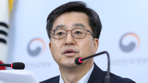 김동연 부총리, 국무총리 대리해 러시아 산업박람회 참석