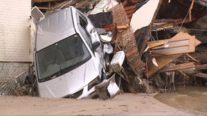 [영상] 기록적 폭우에 비상 걸린 日 "사망자 100명 넘어서"