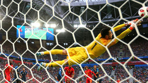 [영상][프랑스:벨기에] "골을 완전히 막아냅니다!"&hellip;팀 동료 슈팅 막아내는 요리스!