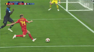 [영상][프랑스:벨기에] 데브라위너, 아쉬움 삼키는 빗맞은 슈팅!