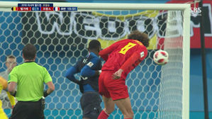 [영상][프랑스:벨기에] 펠라이니, 포그바 뿌리치고 헤더…아쉽게 빗나간 슈팅