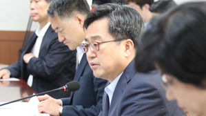 김동연 "고용 상황 엄중…미중 무역갈등 심각한 리스크"