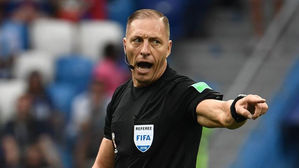 결승전 주심 피타나는 전직 배우…'할리우드 액션은 금물'