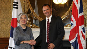 한·영 외교장관, 런던서 전략대화…한반도 정세 등 현안 협의