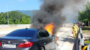 이틀 새 BMW 화재 3건…정부는 계속 '리콜 준비 중'