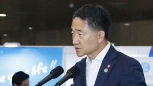 박능후 "어린이집 원생 통학차량 사망사건 재발 방지"