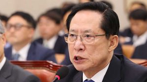 송영무 "마린온 유가족, 의전 흡족 못해 짜증" 발언 논란