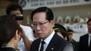 송영무, 마린온 유족에 실언 사과…"진의 잘못 전달돼 송구"