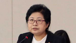 정현백 "데이트폭력, 1회 범행이라도 기소 가능 방안 마련"