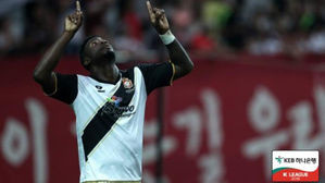 '말컹 2골 1도움' 경남, 서울에 설욕…인천은 꼴찌 탈출
