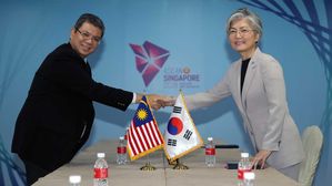 강경화 "비핵화 복잡한 과정…평화체제 논의도 함께 이뤄져"