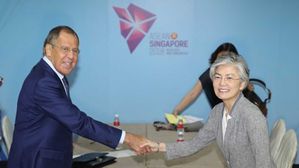 싱가포르서 한-러 외교장관 회담…남·북·러 3각 협력 논의