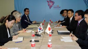 한일 외교장관 회담…"남북·북미 정상 합의 충실 이행 노력"