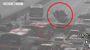 전봇대 들이박은 SUV 차량…폭염 속 정전에 주민들 '불편'