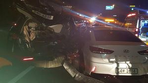 경부고속도로 신갈JC서 승용차 등 4중 추돌…"3명 부상"