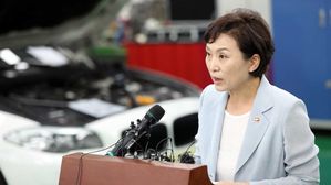 김현미 "독일서 한국차가 불나면 어땠을까" 성토…운행중지 검토