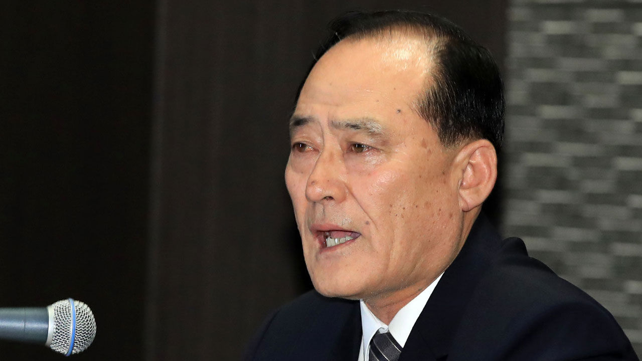 기사 대표 이미지:서울 온 北 직총 위원장 "판문점 선언 이행 선봉대 역할 할 것"