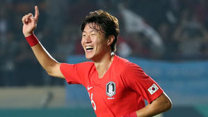 황의조, 화끈한 해트트릭 시위…'이래도 인맥 축구?'