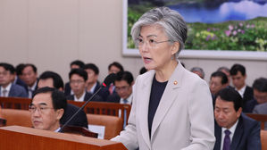 강경화 "北 비핵화 조치까지 美 독자 제재 추가 발표 있을 것"