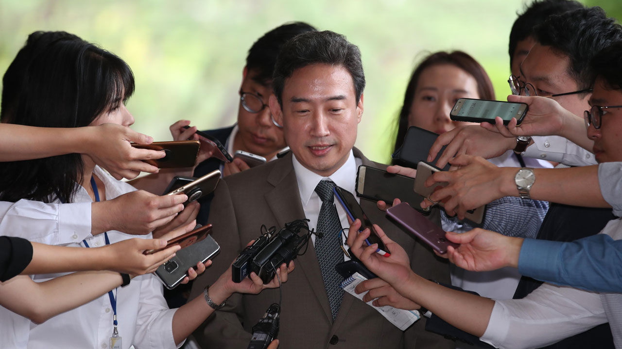 기사 대표 이미지:배당 전 이규진 수첩에 사건번호…다른 조작도?