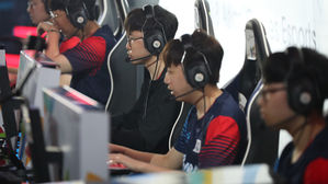 식빵 투혼과 경기 중단…열악한 환경 속 롤 대표팀