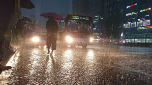 서울 호우경보 발령…"외출 자제하고 위험지역 대피해야"